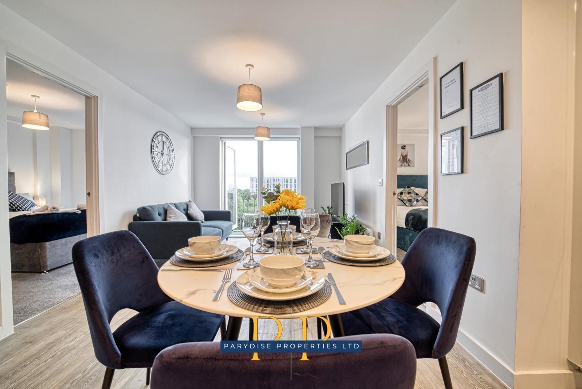 The Middlewood Plaza Suite - By Parydise Properties - Business Or Leisure Stays, Central Location, Sleeps 4, Salford 맨체스터 외부 사진