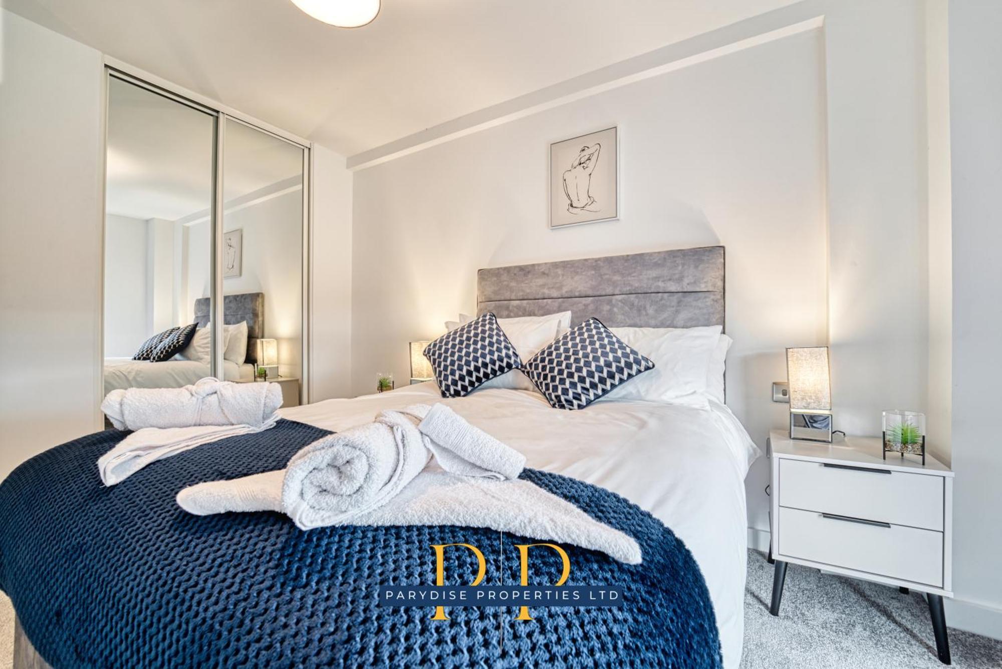 The Middlewood Plaza Suite - By Parydise Properties - Business Or Leisure Stays, Central Location, Sleeps 4, Salford 맨체스터 외부 사진
